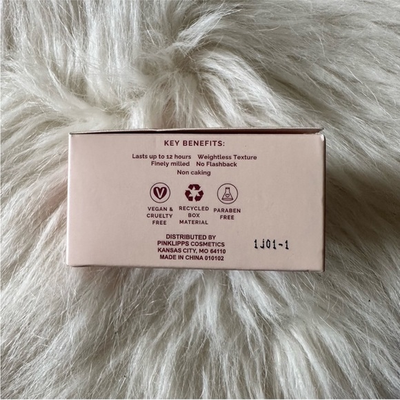 Pink Lipps Loose Setting Powder - Picture 5 of 5